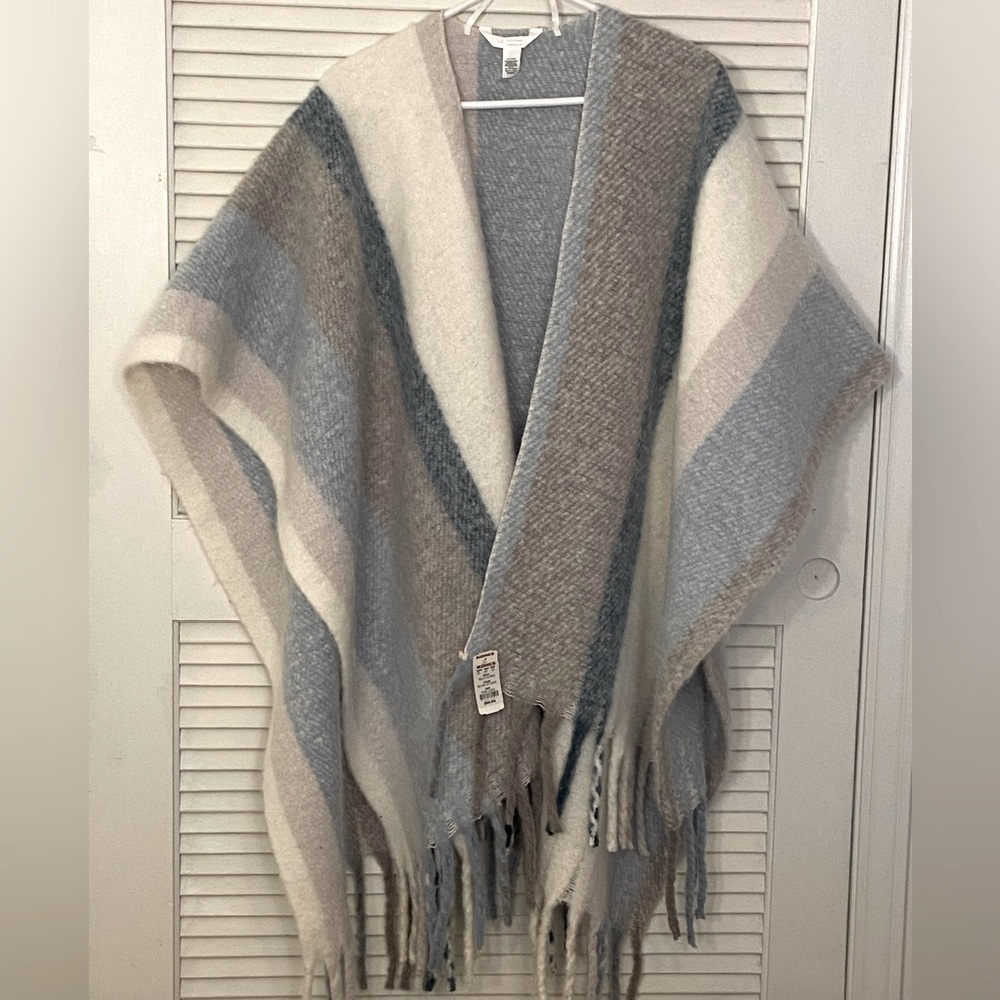 NWT Lauren Conrad Poncho Shawl Women One Size